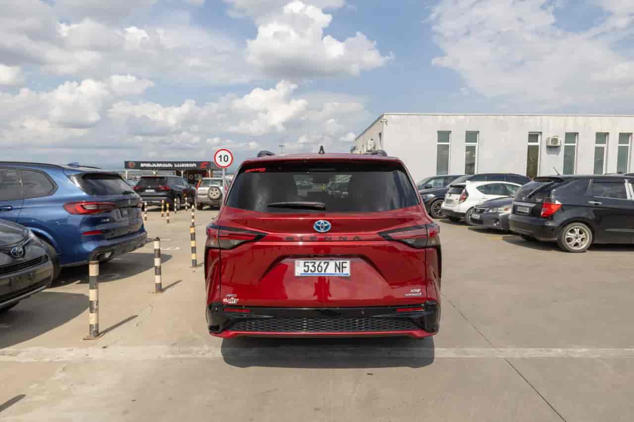 TOYOTA Sienna - 5