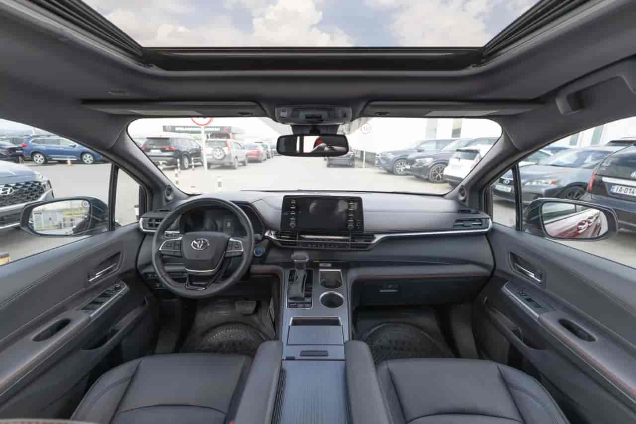 TOYOTA Sienna - 9