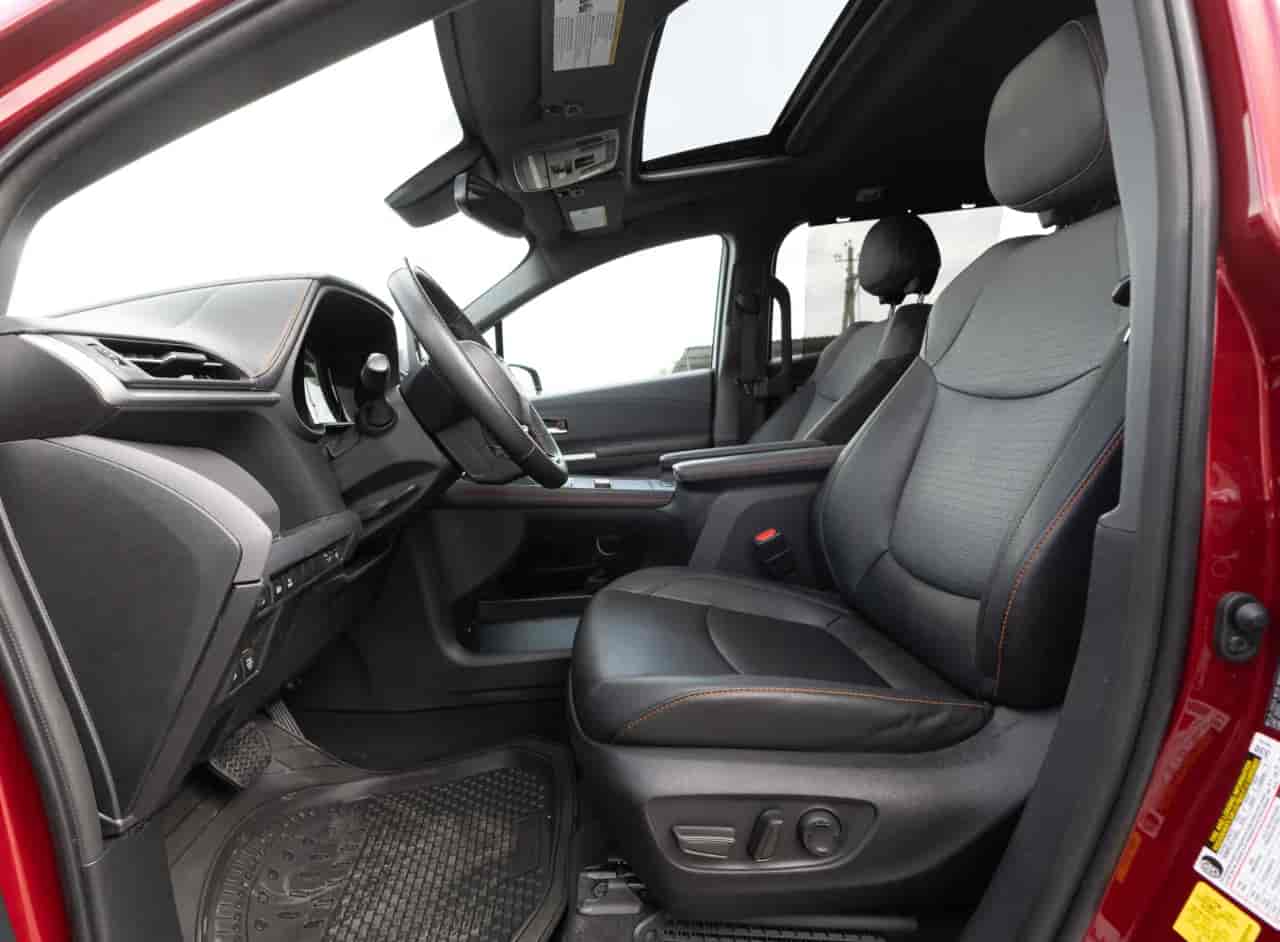 TOYOTA Sienna - 10