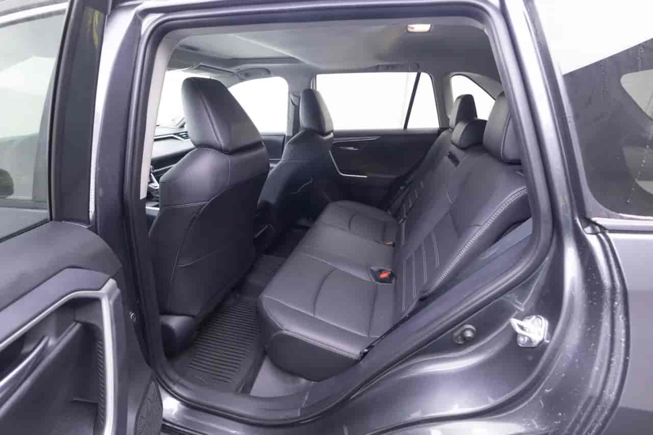 TOYOTA RAV4 - 8