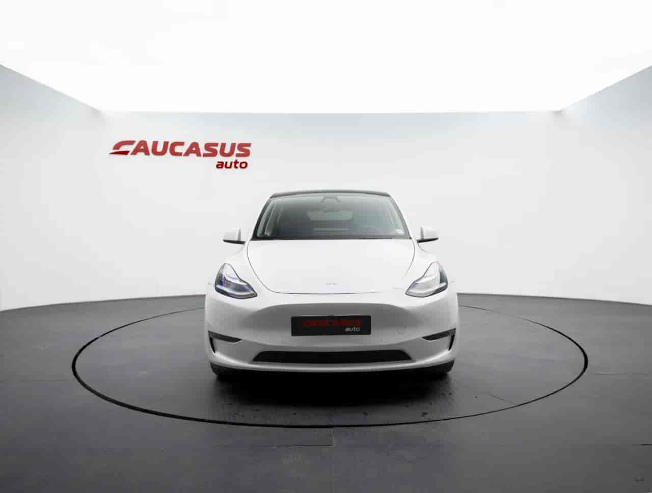 TESLA Model Y - 2