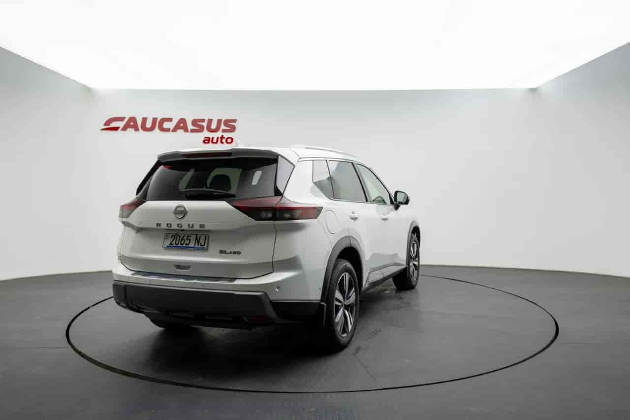 NISSAN Rogue - 4