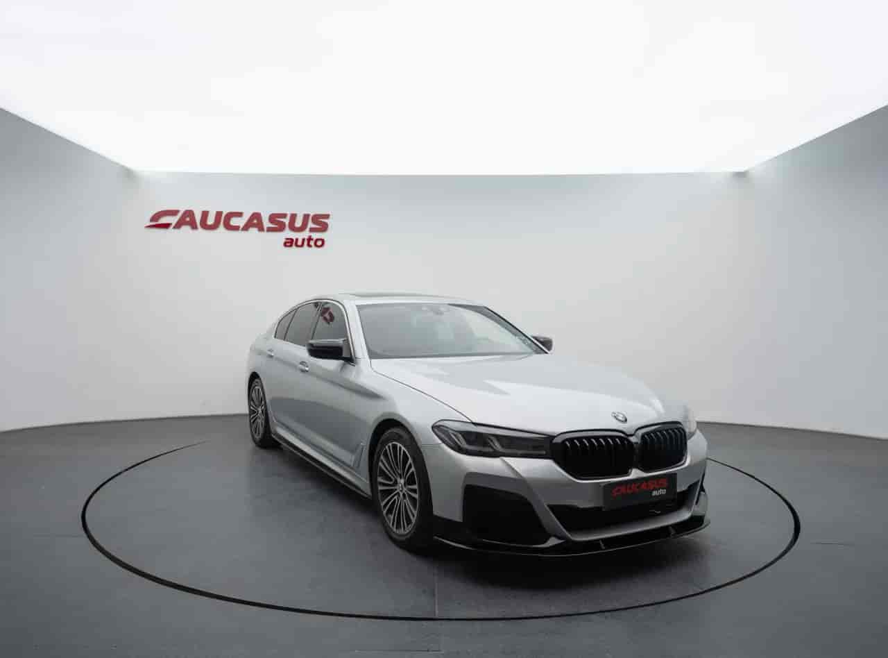 BMW 5-Series - 3