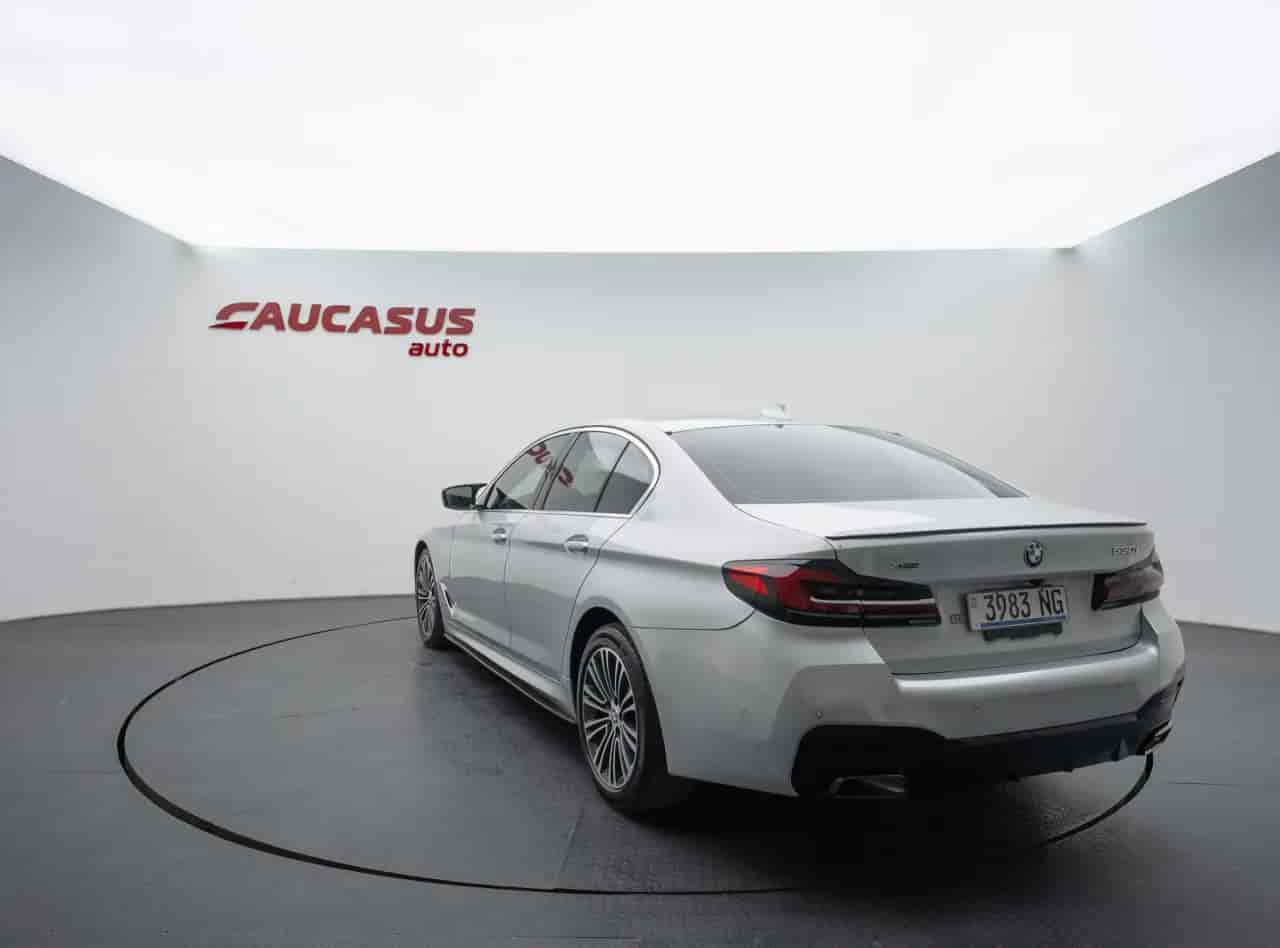 BMW 5-Series - 6