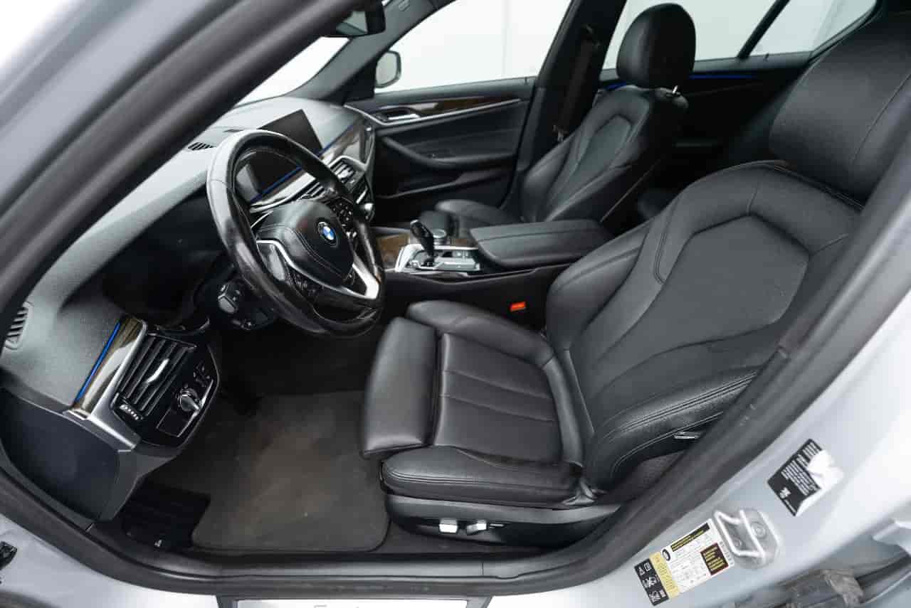 BMW 5-Series - 10