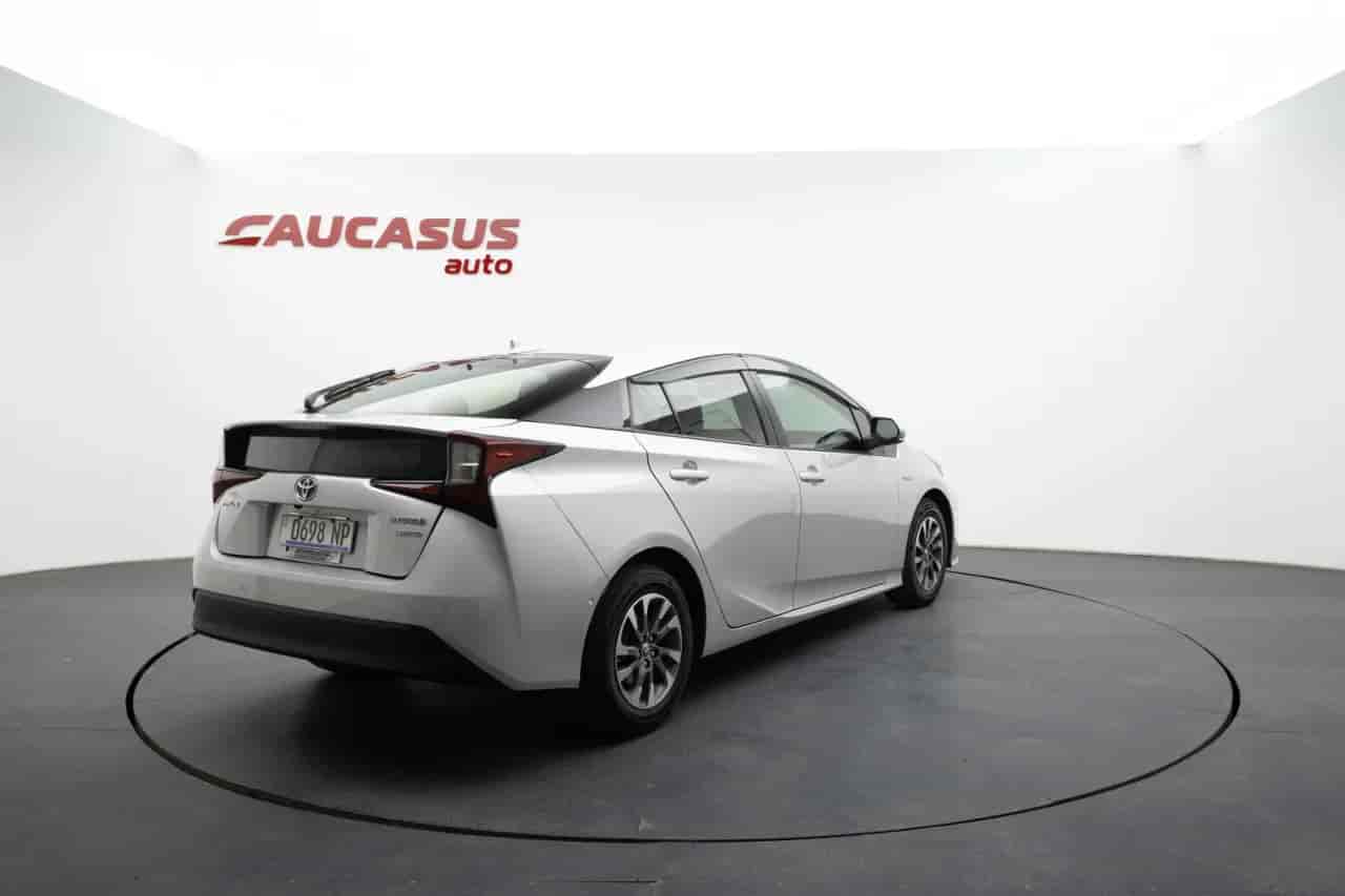 TOYOTA Prius - 4