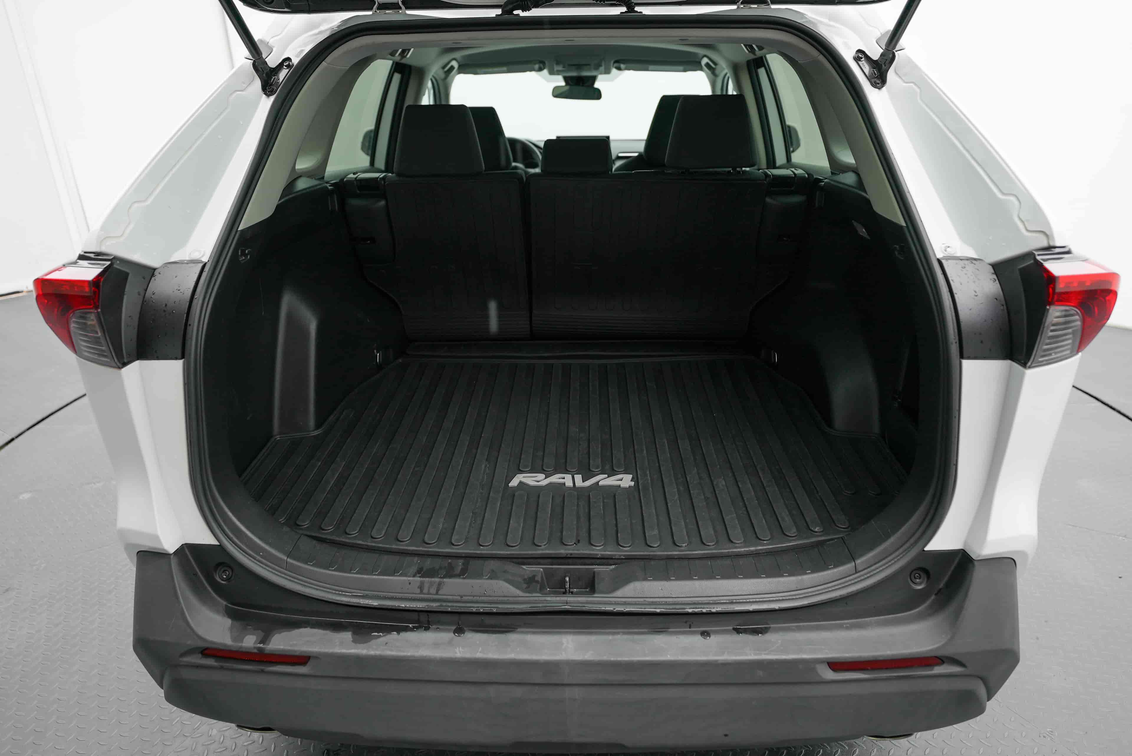 TOYOTA RAV4 - 7