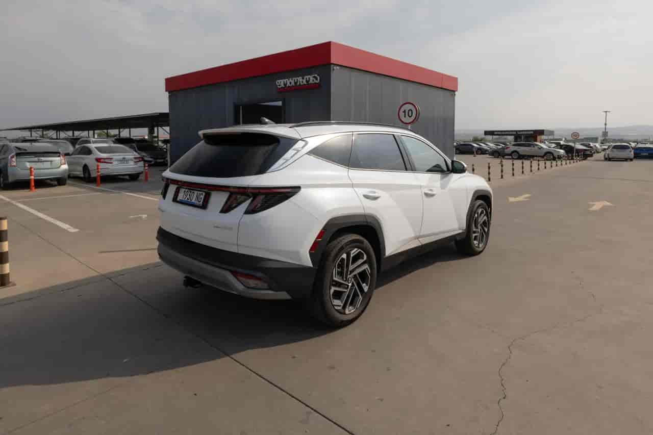 HYUNDAI Tucson - 4