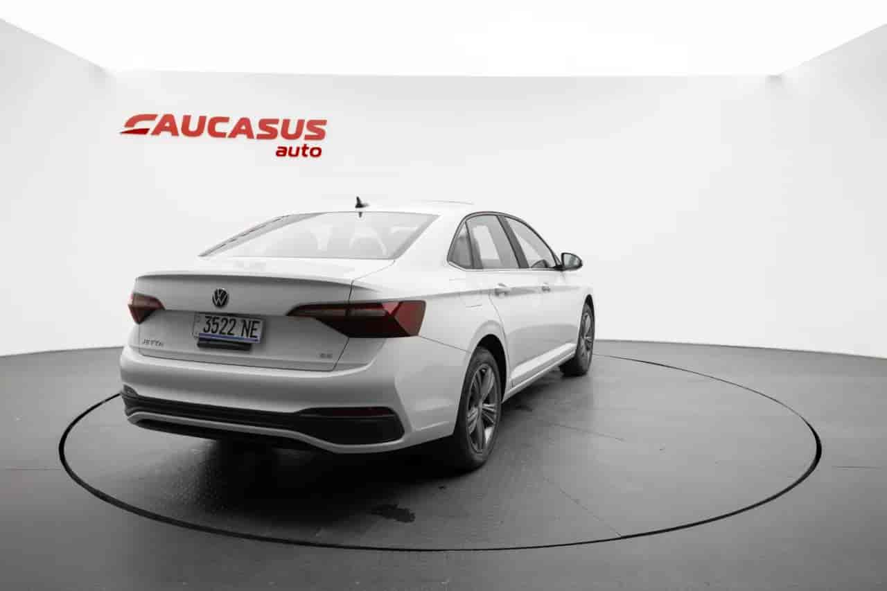 VOLKSWAGEN Jetta - 4