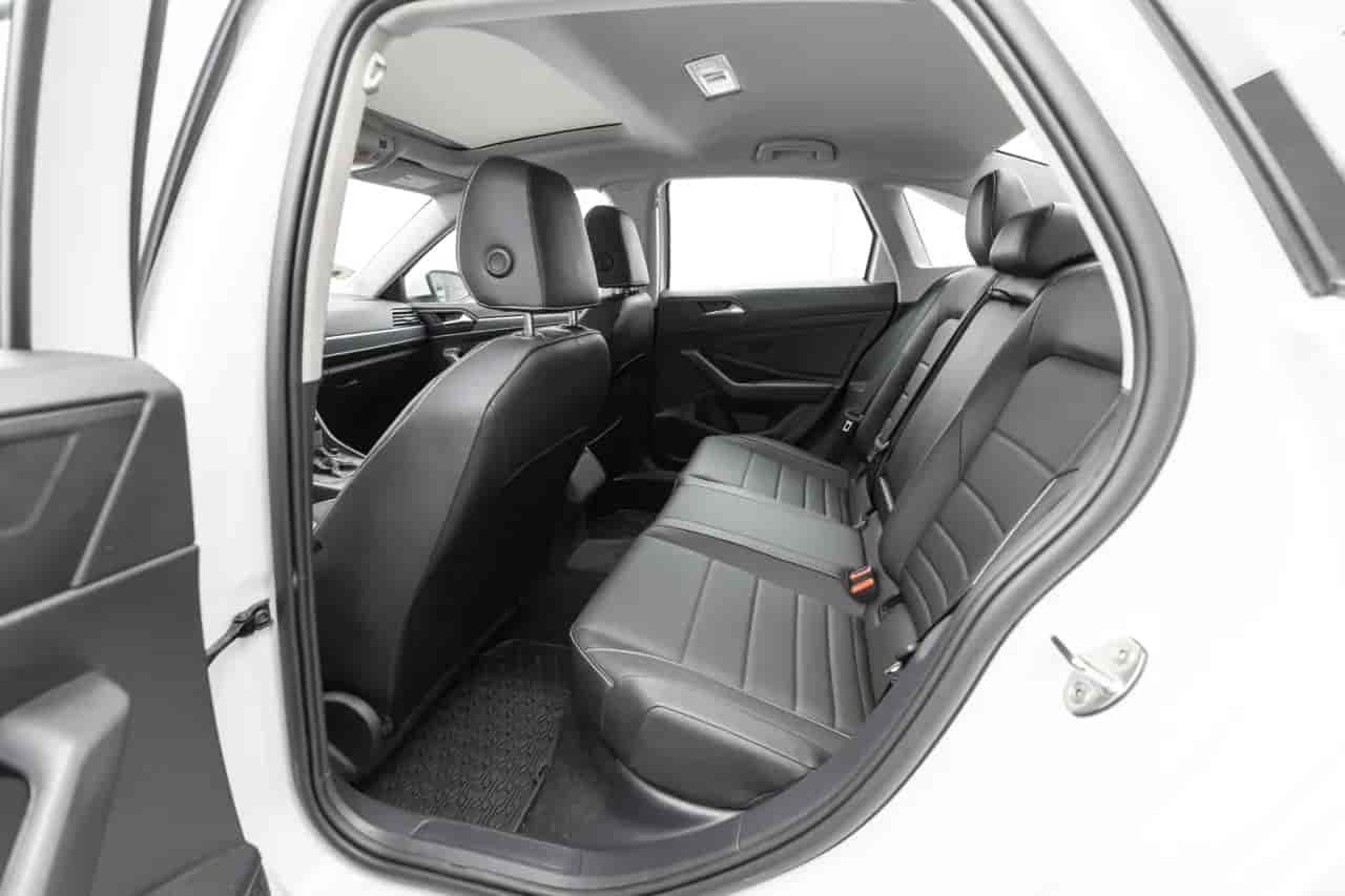 VOLKSWAGEN Jetta - 8