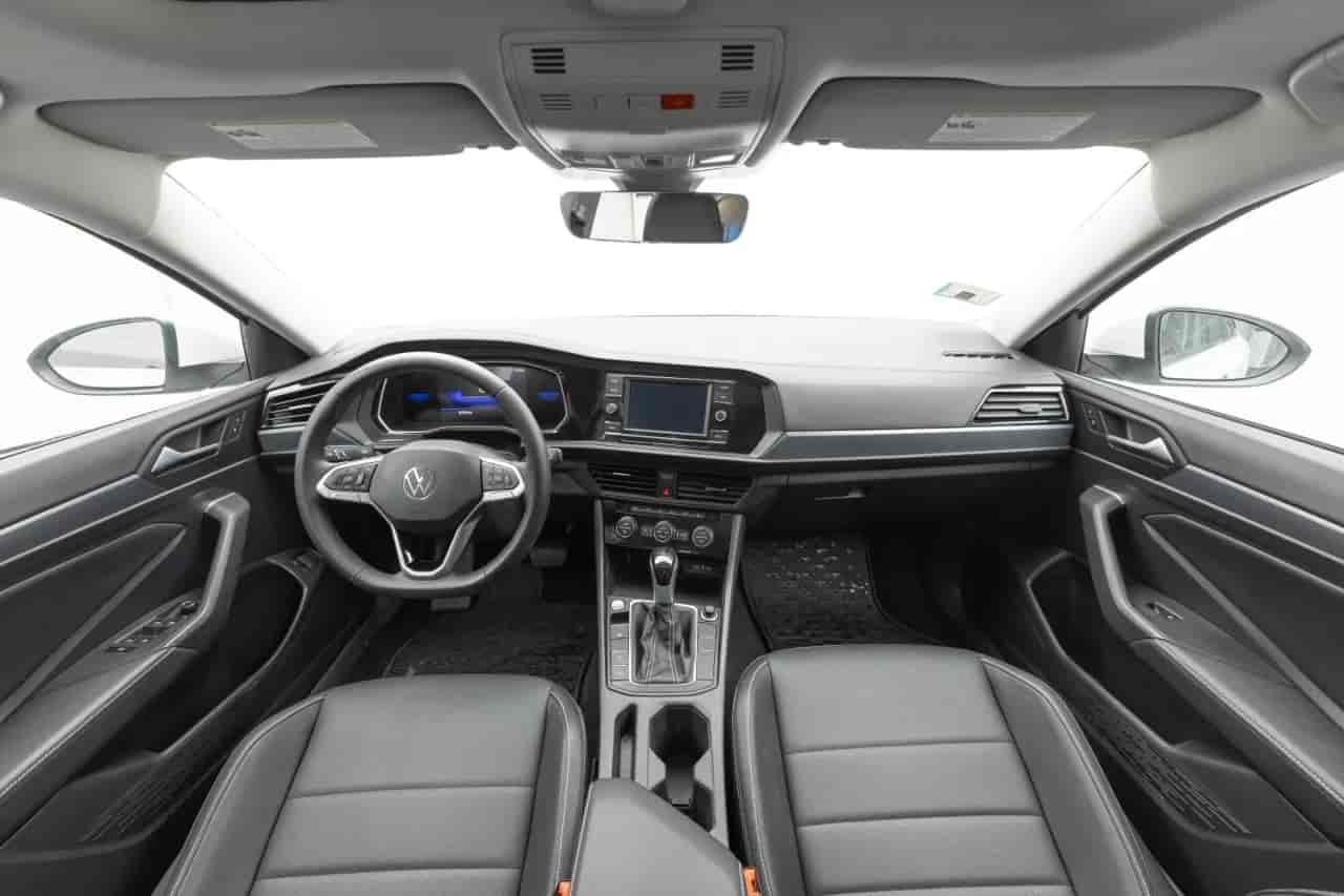 VOLKSWAGEN Jetta - 9