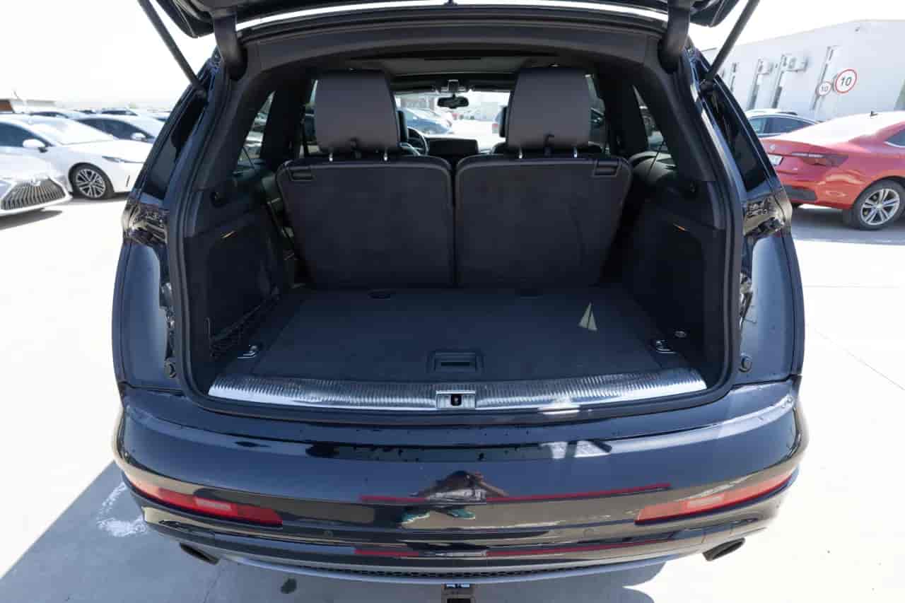AUDI Q7 - 7