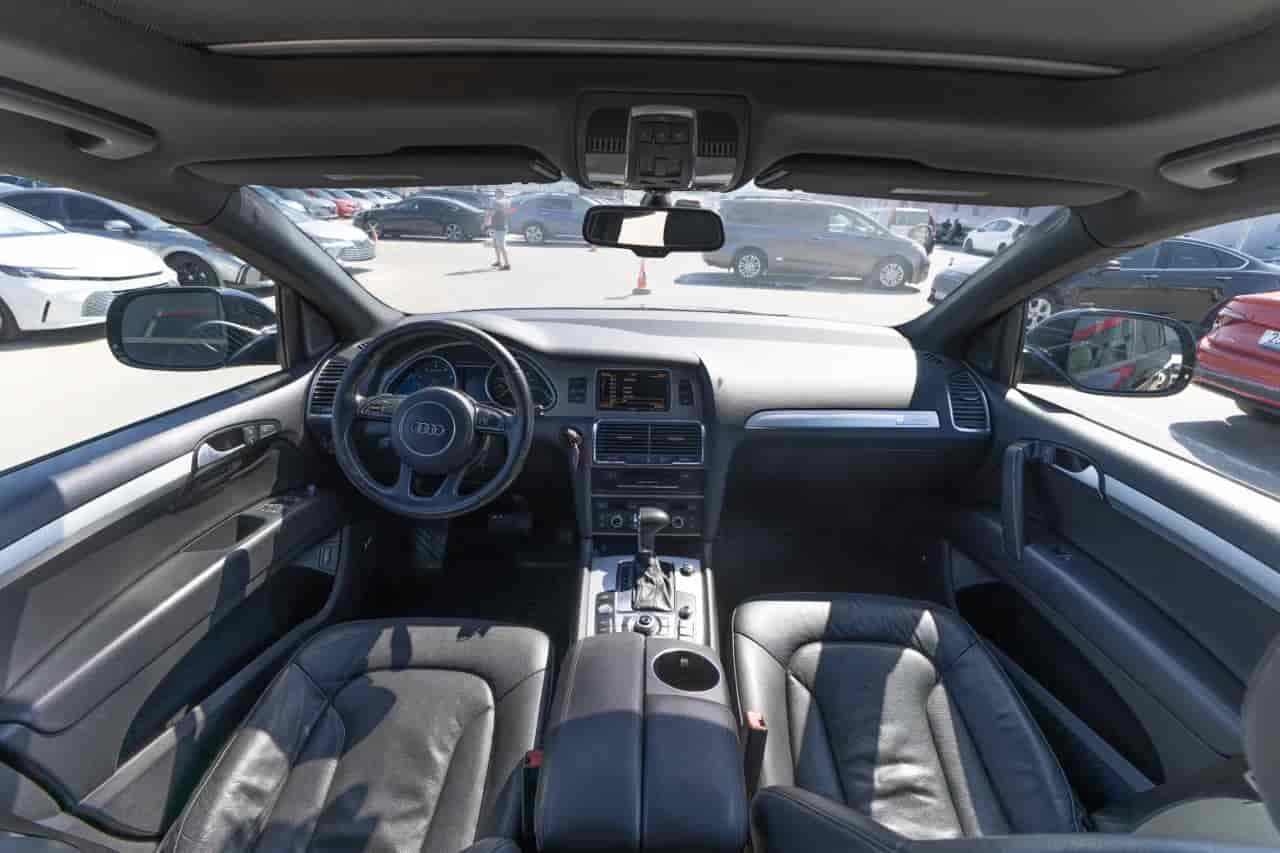 AUDI Q7 - 9