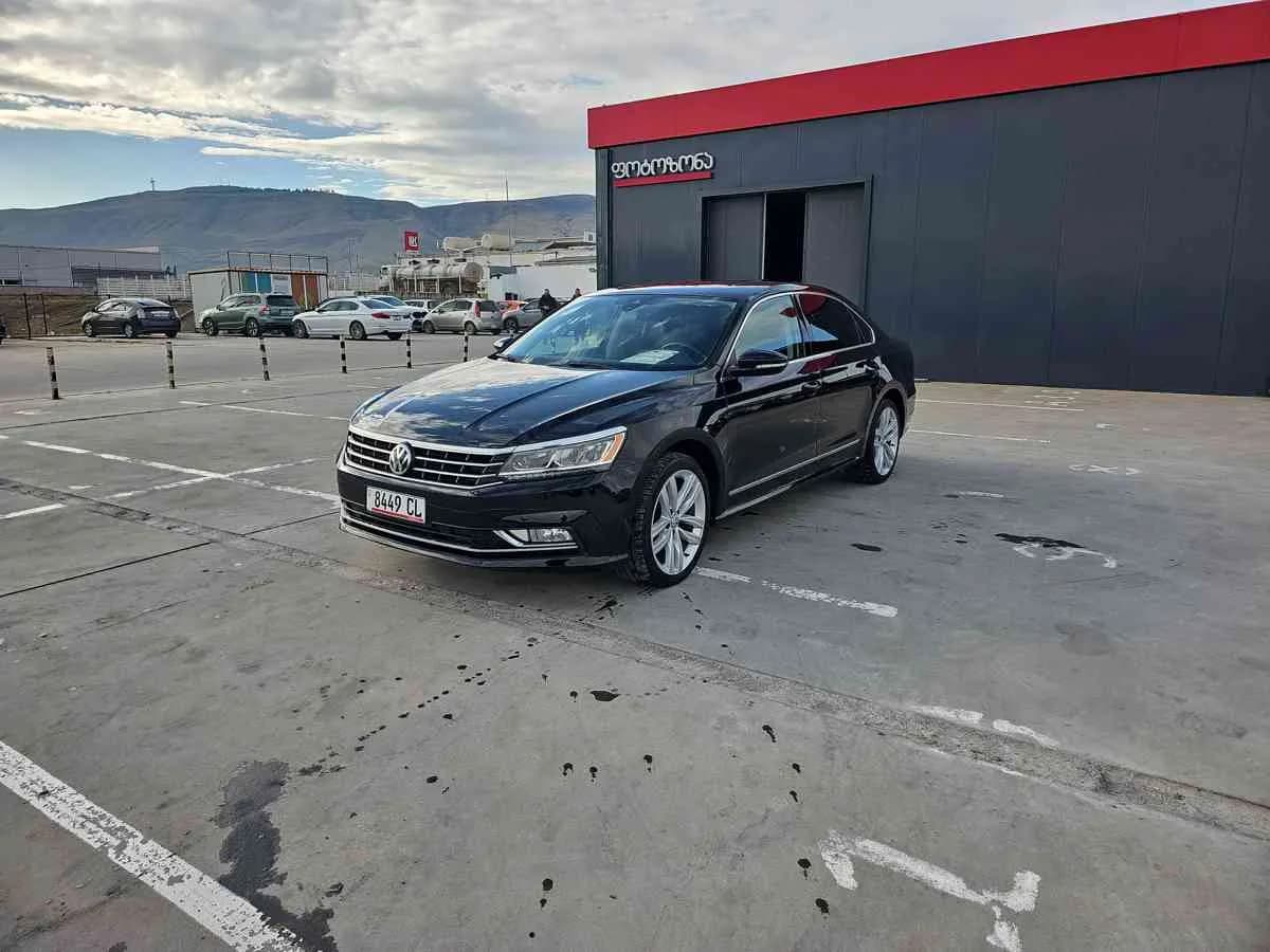 VOLKSWAGEN Passat - 1