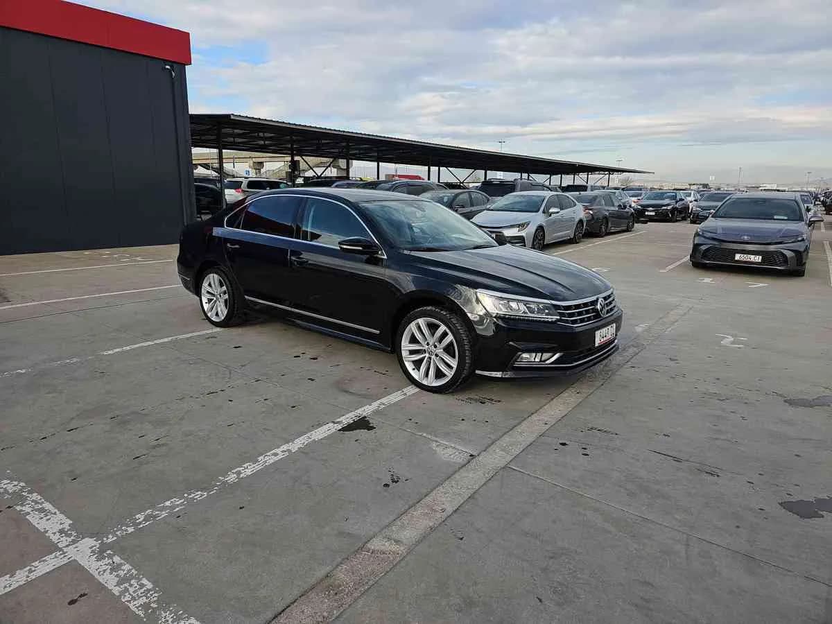 VOLKSWAGEN Passat - 3