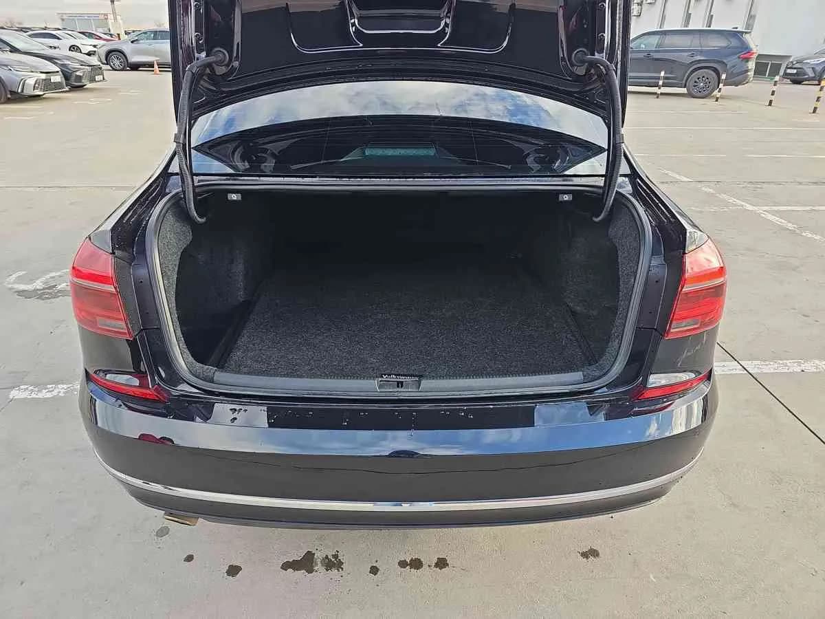 VOLKSWAGEN Passat - 7