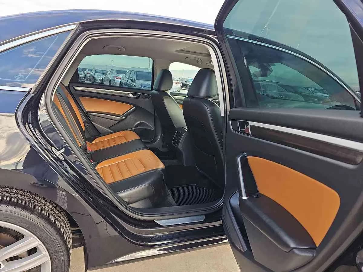 VOLKSWAGEN Passat - 8