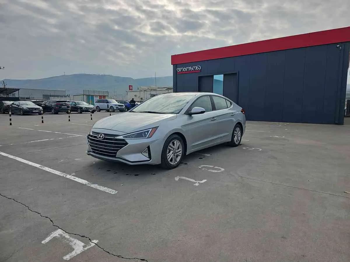 HYUNDAI Elantra - 1