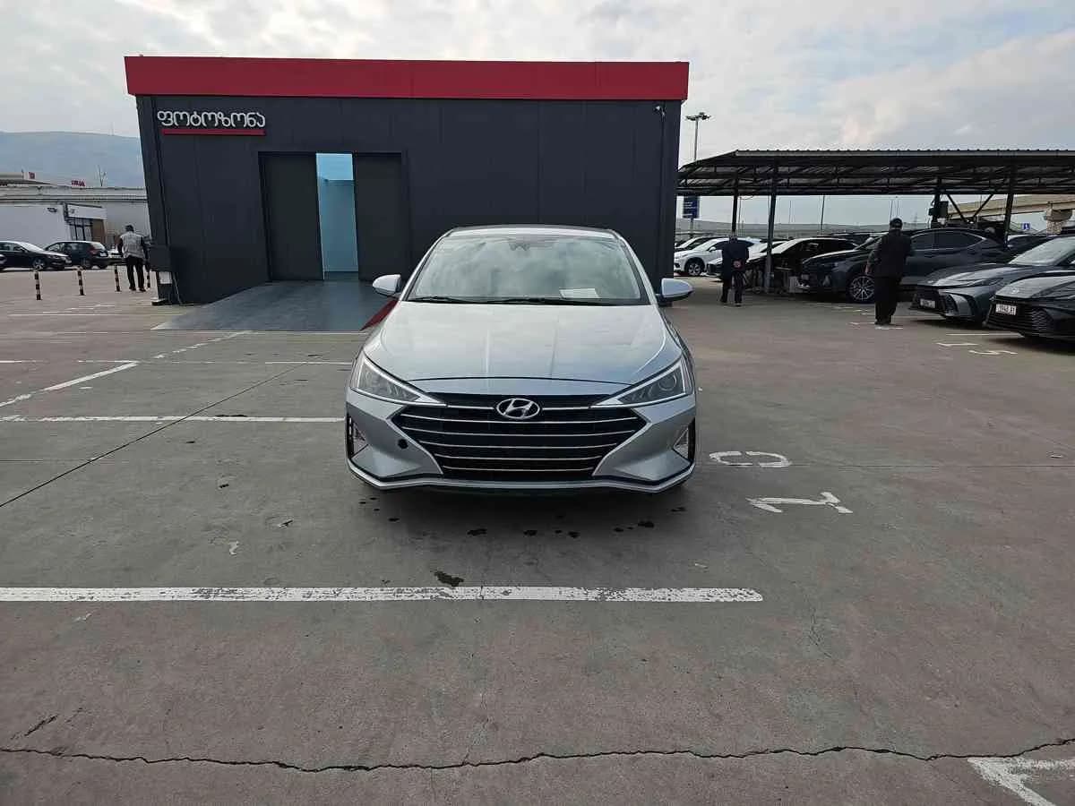 HYUNDAI Elantra - 2