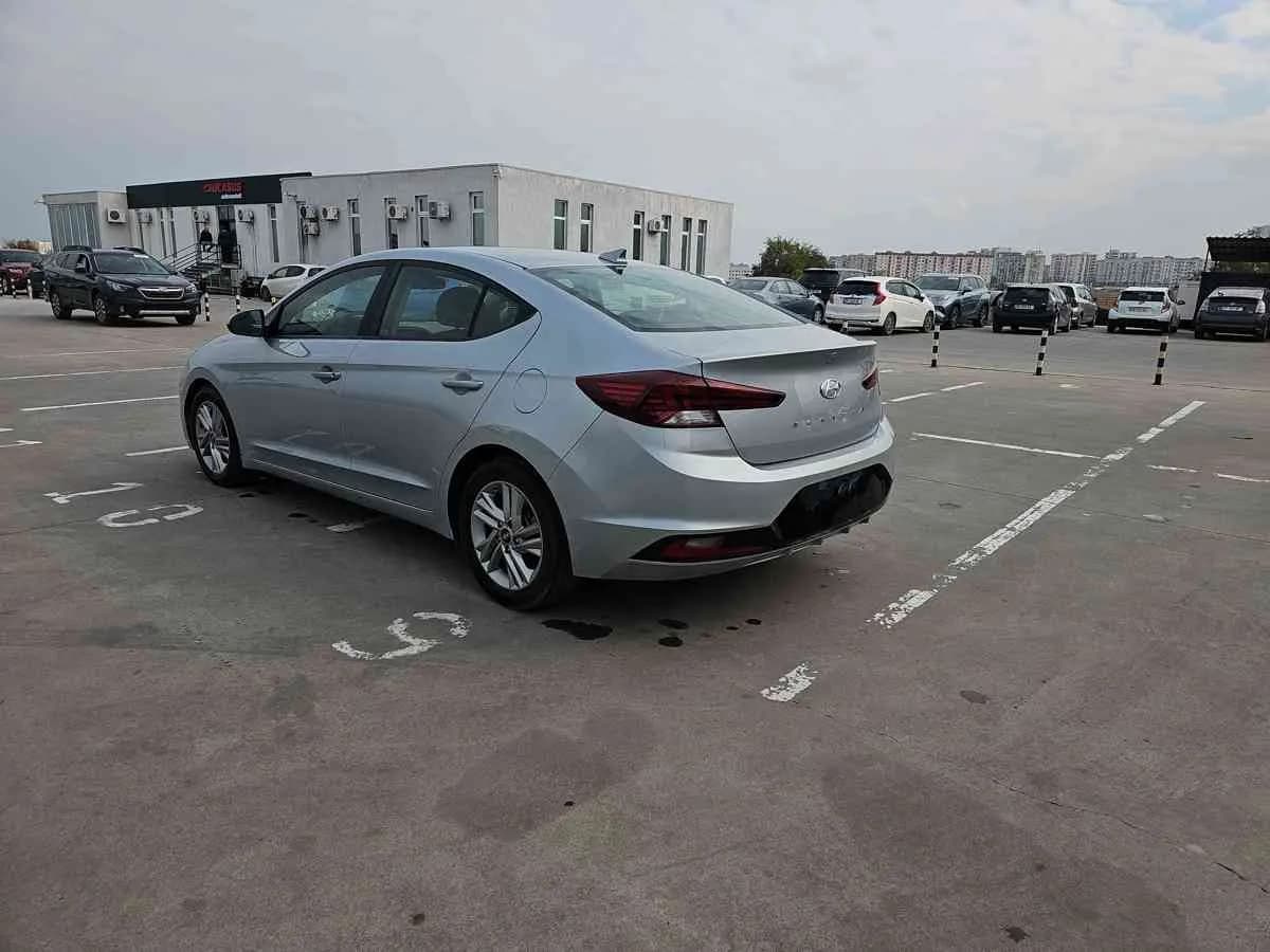 HYUNDAI Elantra - 6
