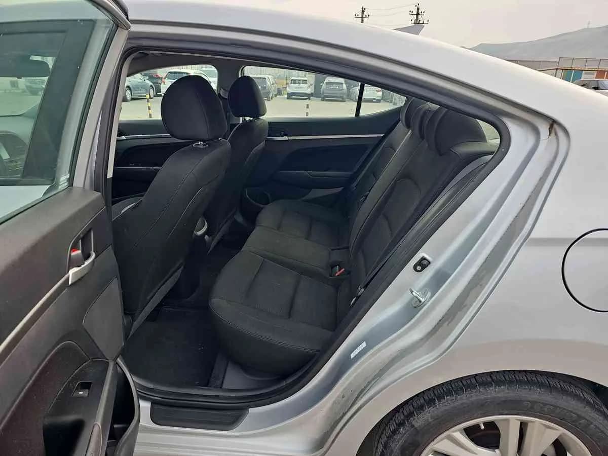 HYUNDAI Elantra - 7
