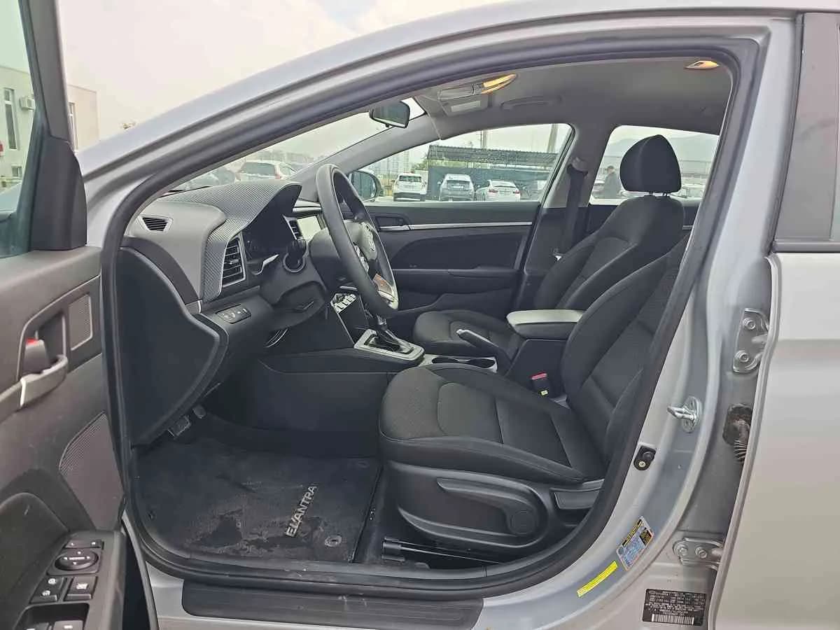 HYUNDAI Elantra - 9