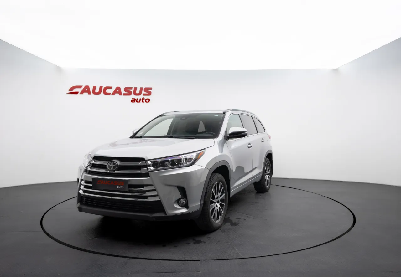2017 TOYOTA Highlander