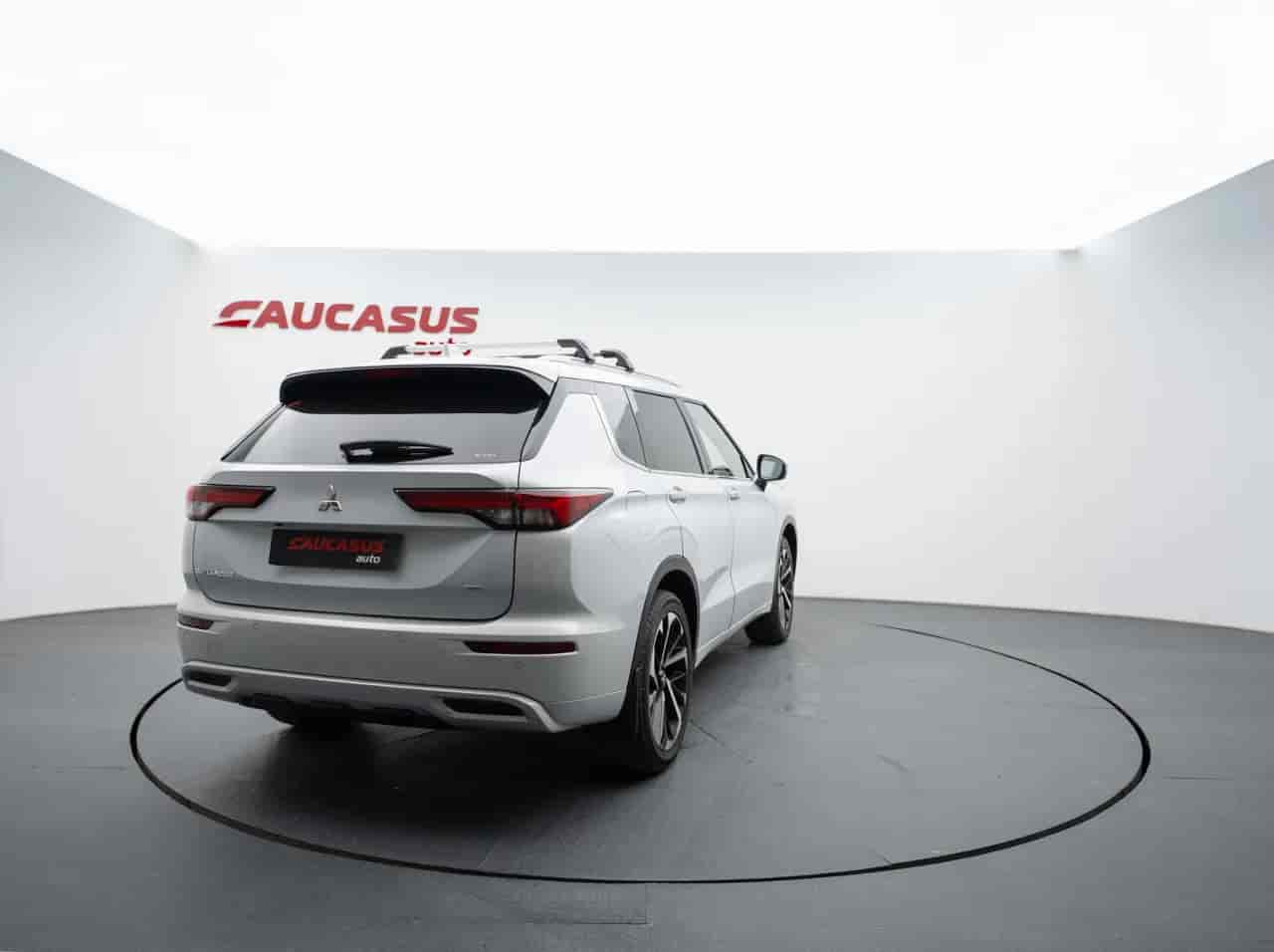 MITSUBISHI Outlander - 4