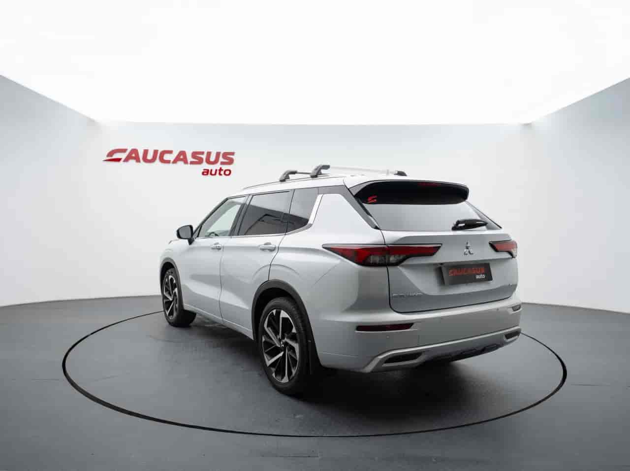MITSUBISHI Outlander - 6