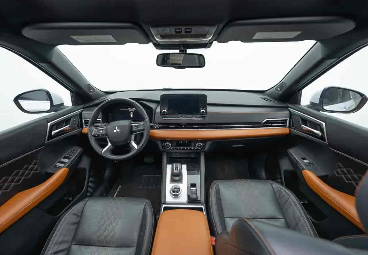 MITSUBISHI Outlander - 9