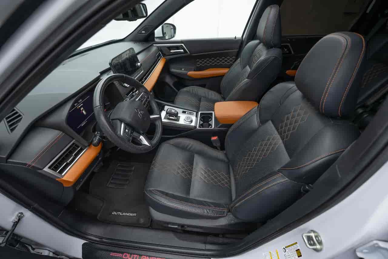 MITSUBISHI Outlander - 10