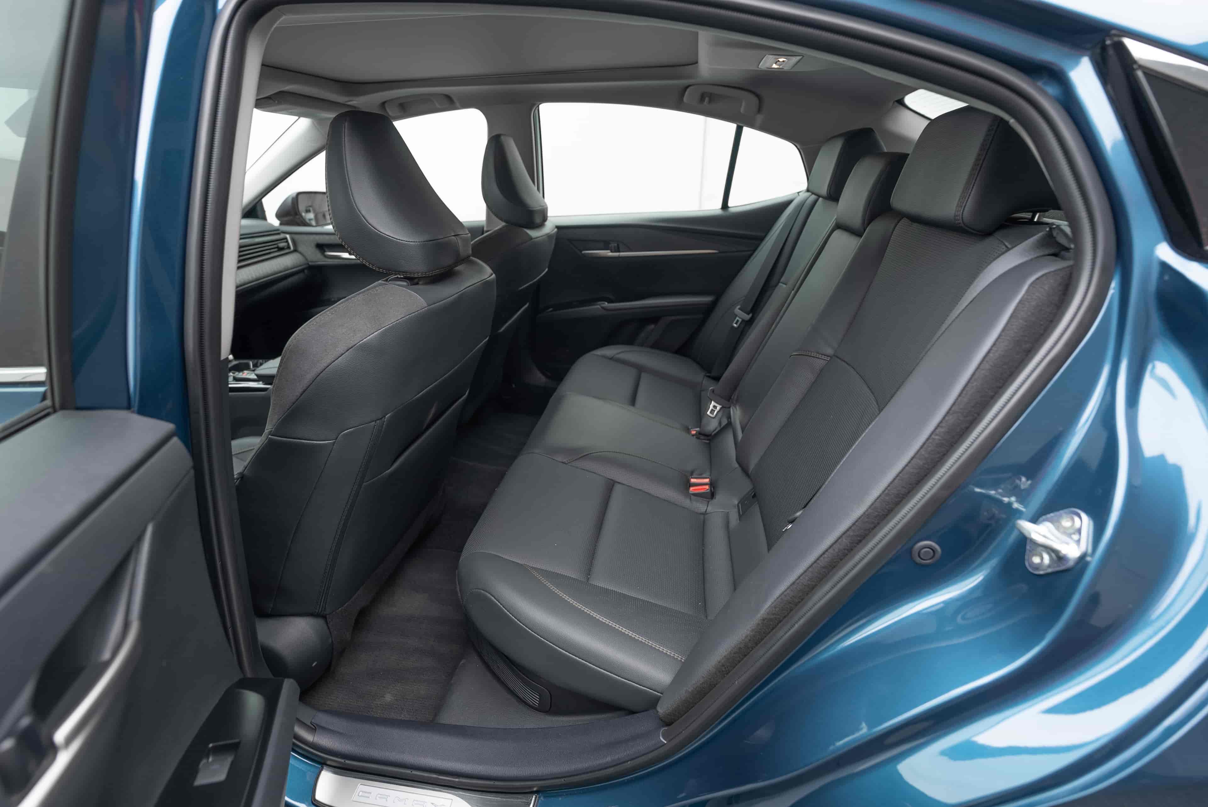 TOYOTA Camry - 8