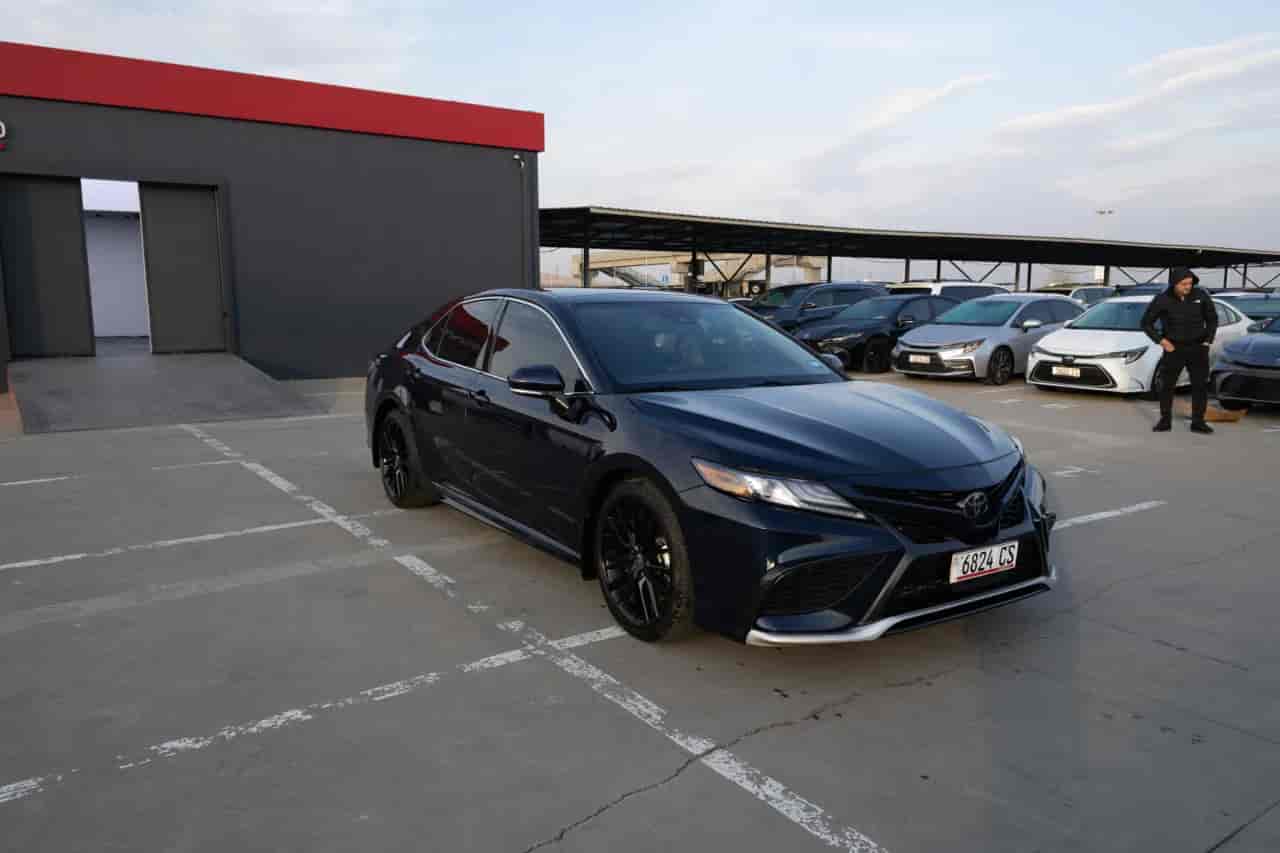 TOYOTA Camry - 3