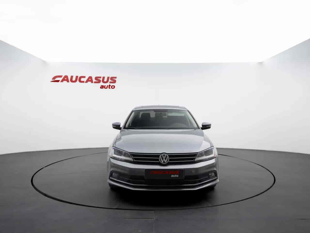 VOLKSWAGEN Jetta - 2