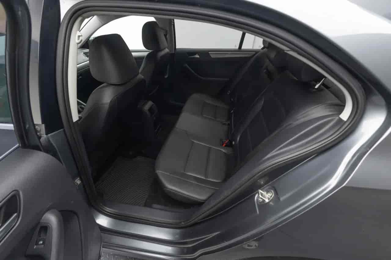 VOLKSWAGEN Jetta - 8