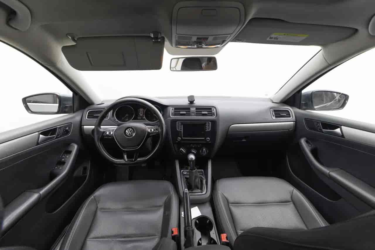 VOLKSWAGEN Jetta - 9