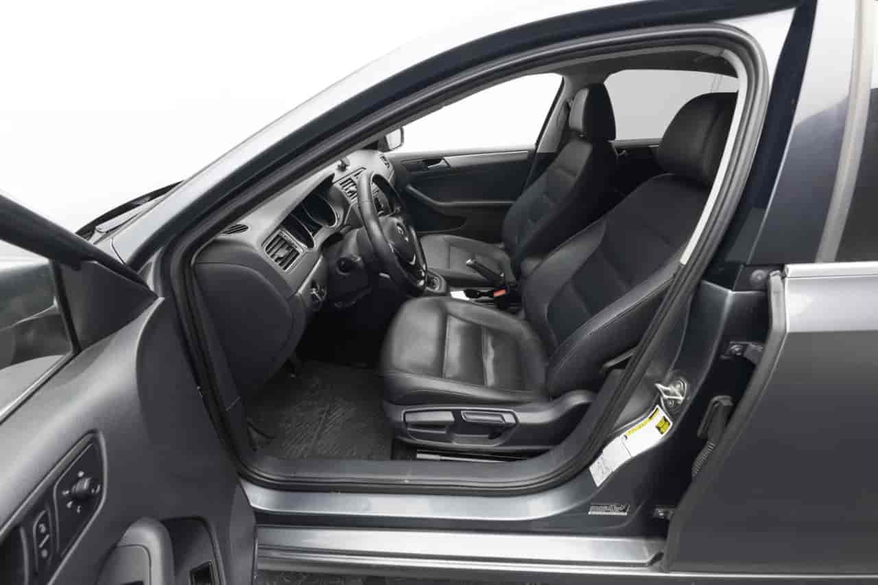 VOLKSWAGEN Jetta - 10