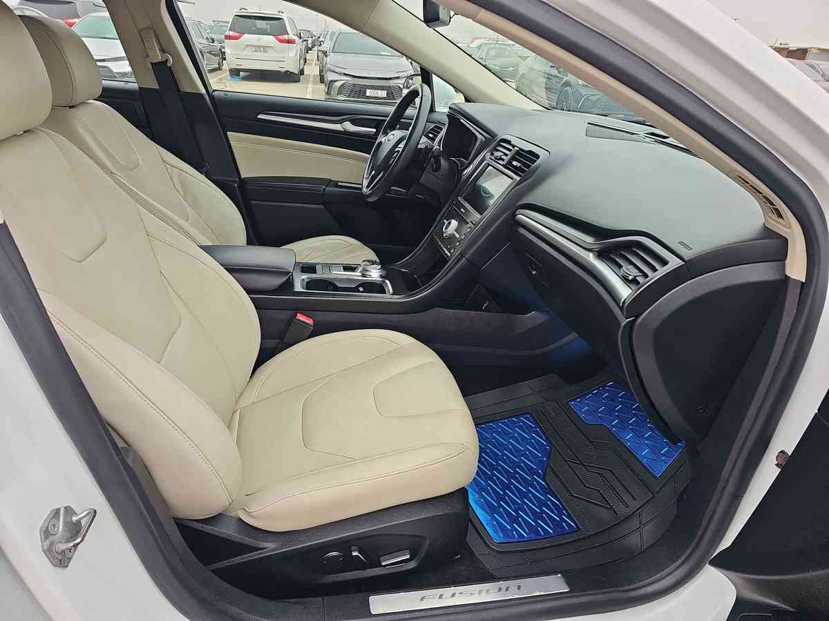FORD Fusion - 4