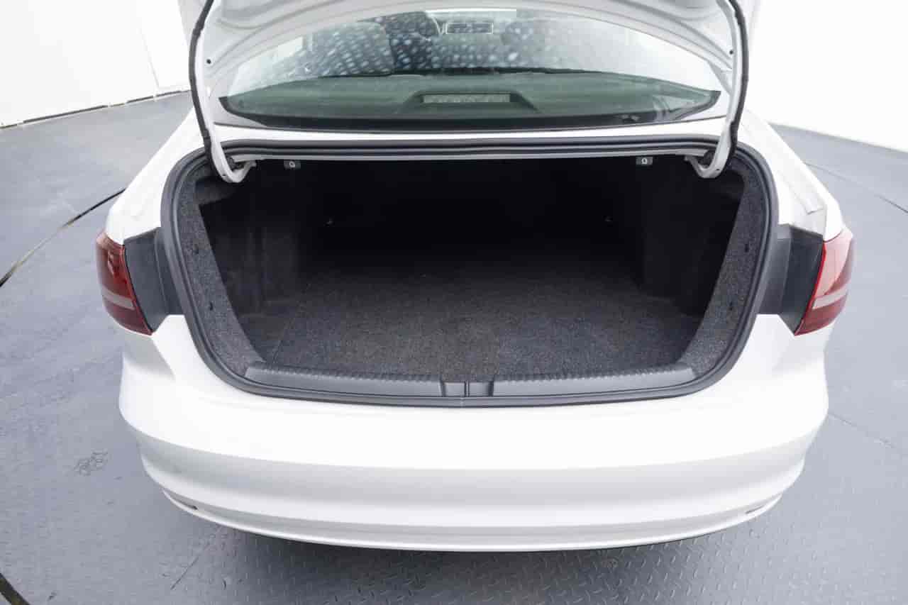 VOLKSWAGEN Jetta - 7