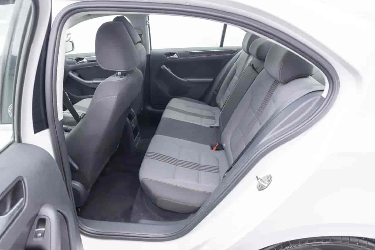 VOLKSWAGEN Jetta - 8