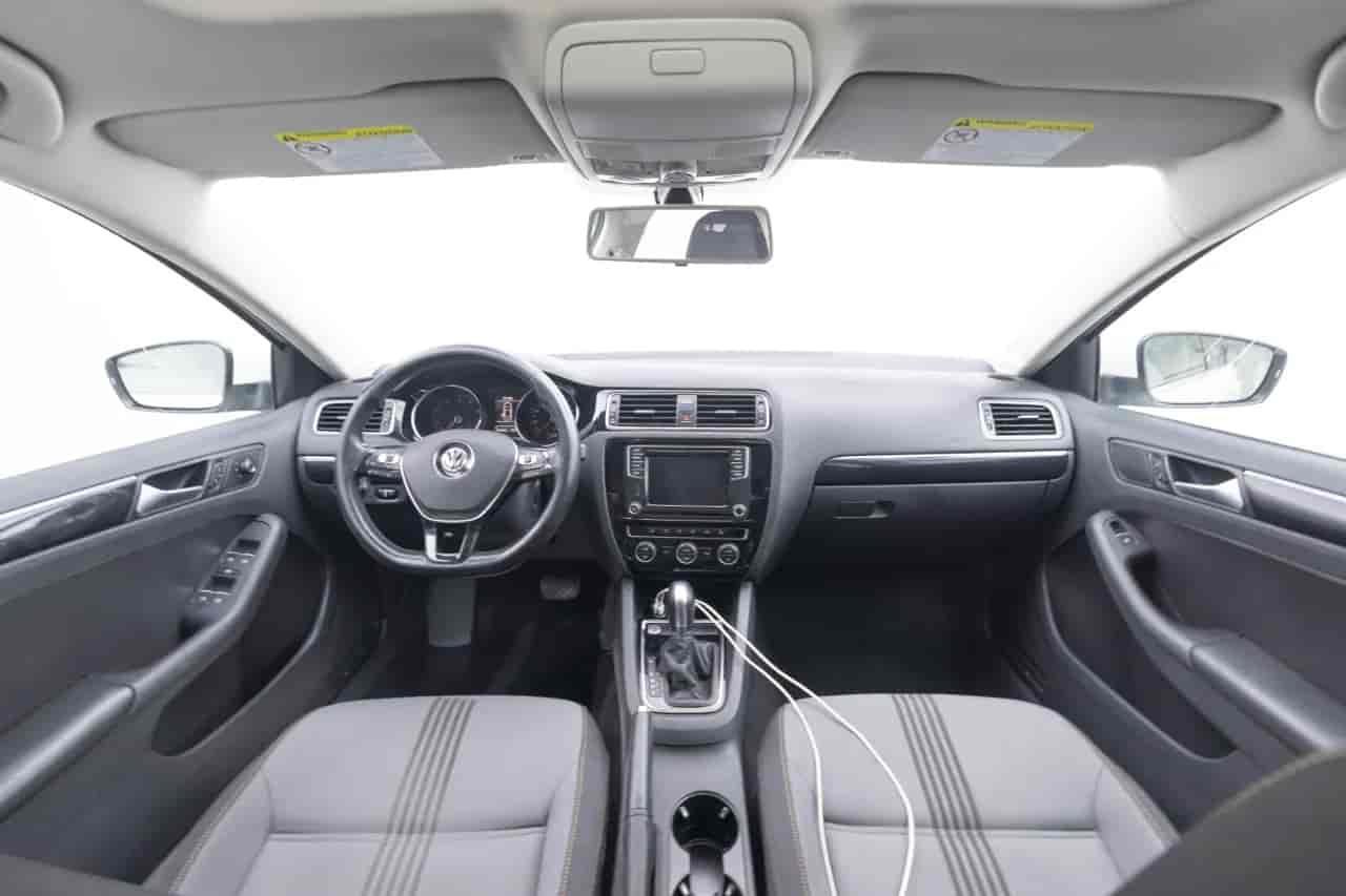 VOLKSWAGEN Jetta - 9