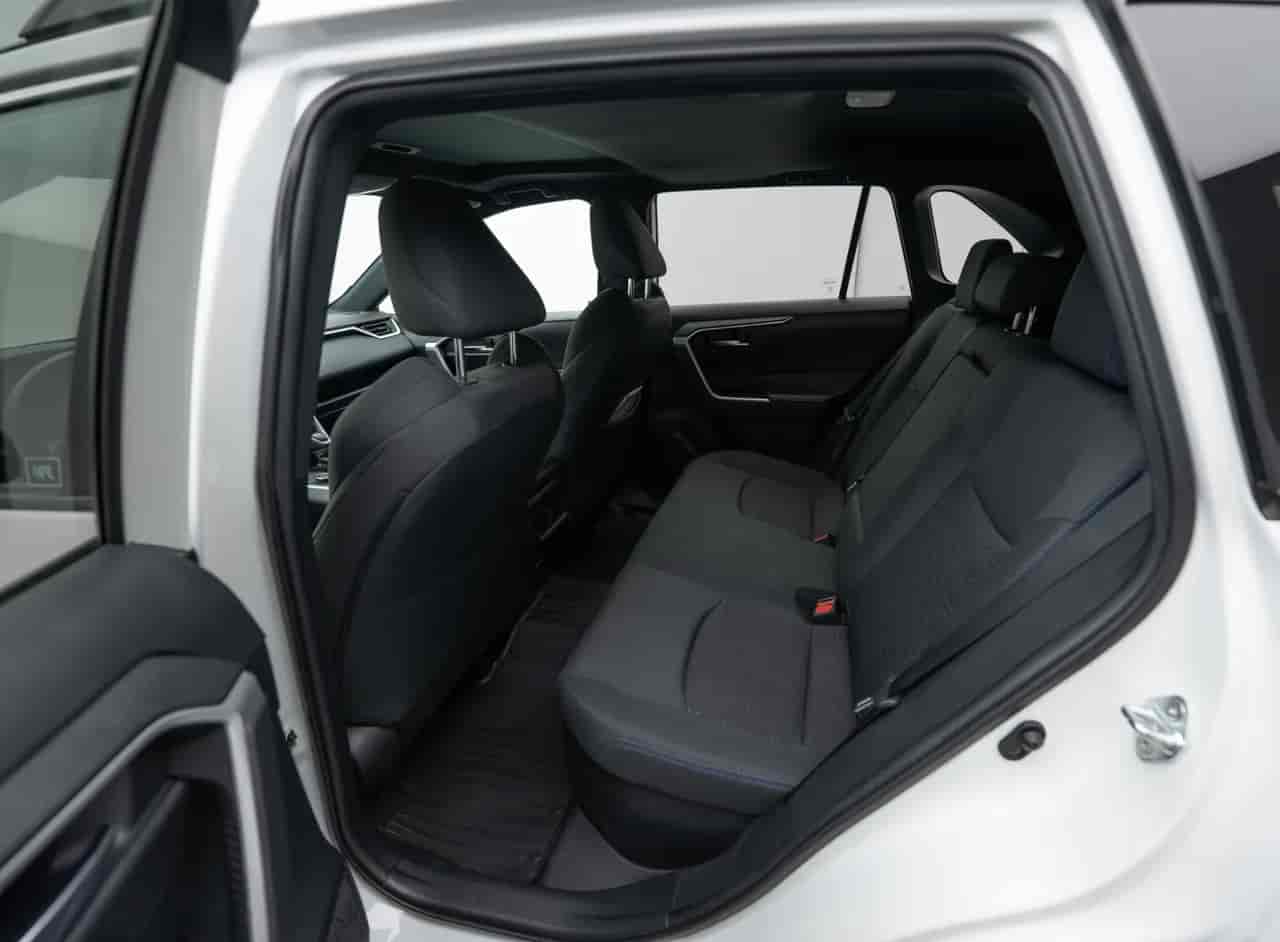 TOYOTA RAV4 - 8