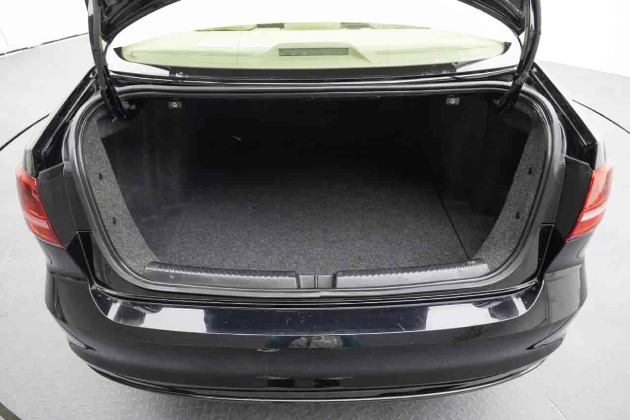 VOLKSWAGEN Jetta - 7