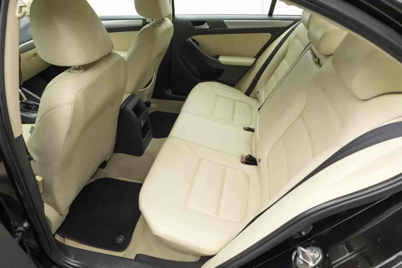 VOLKSWAGEN Jetta - 8