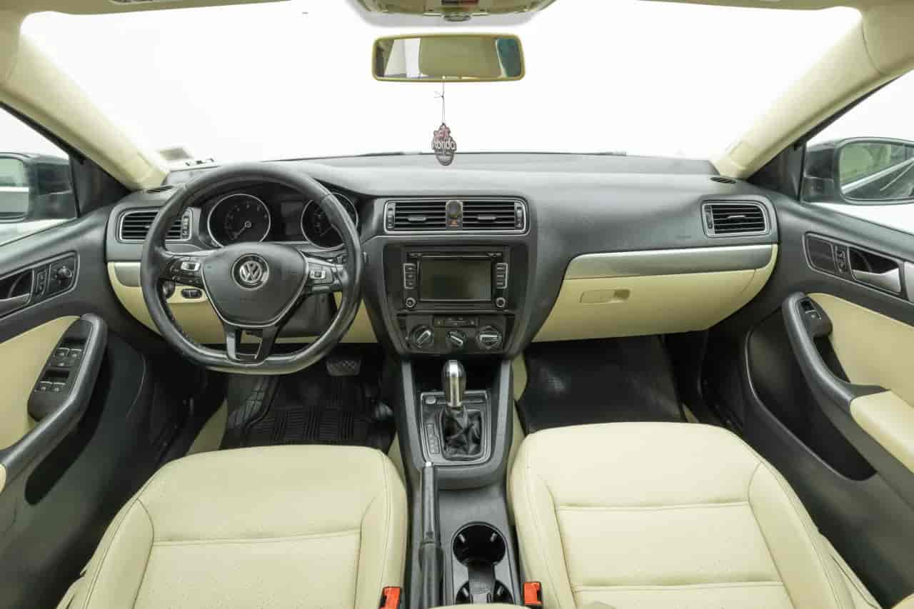 VOLKSWAGEN Jetta - 9