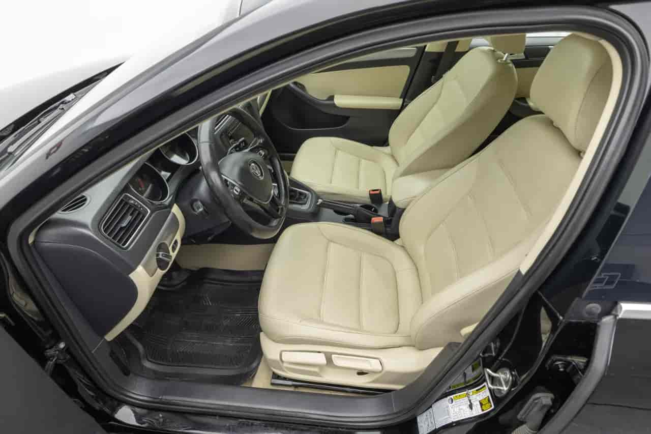 VOLKSWAGEN Jetta - 10