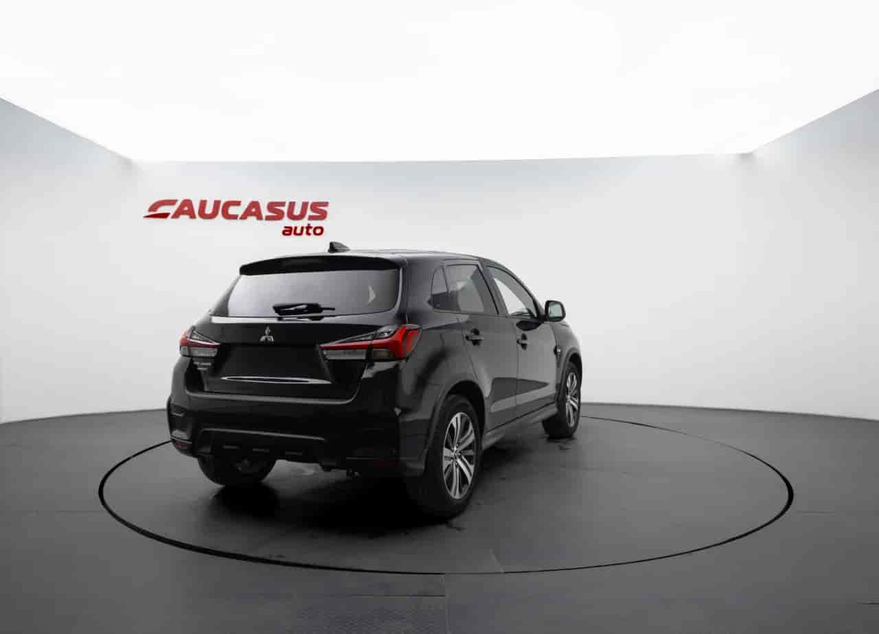 MITSUBISHI Outlander - 4
