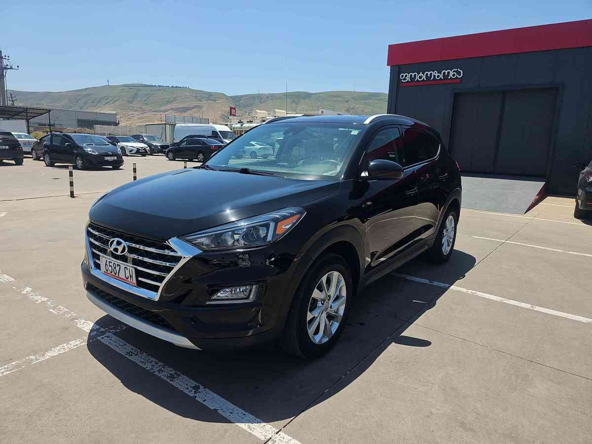 HYUNDAI Tucson - 1