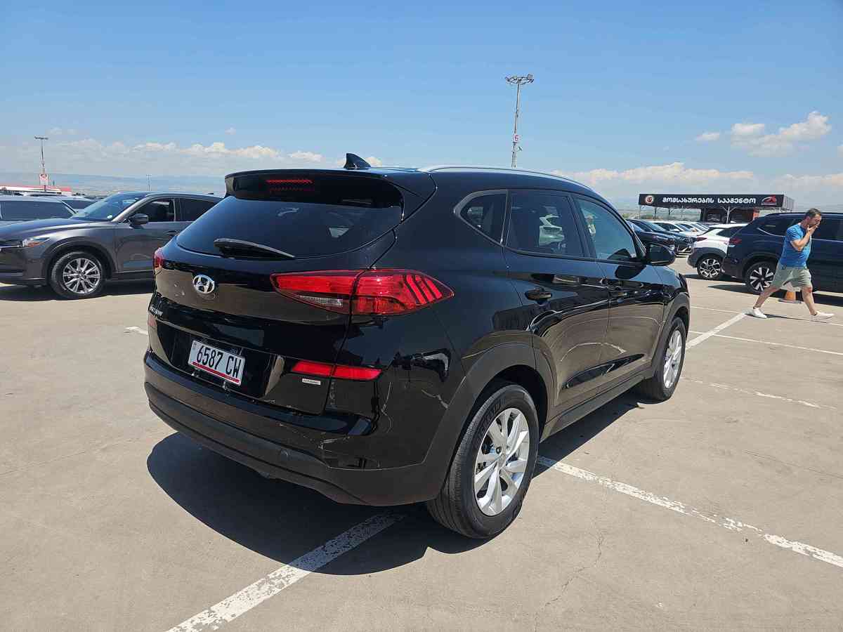 HYUNDAI Tucson - 4