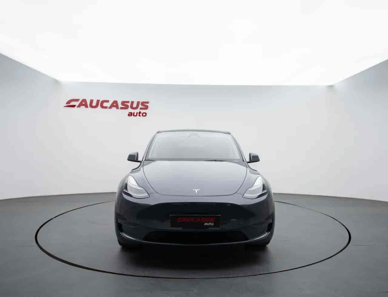 TESLA Model Y - 2